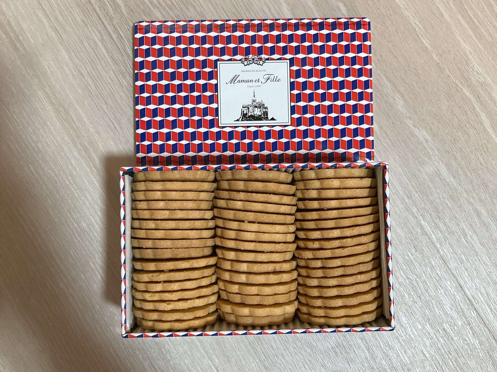 マモンエフィーユのクッキー缶
